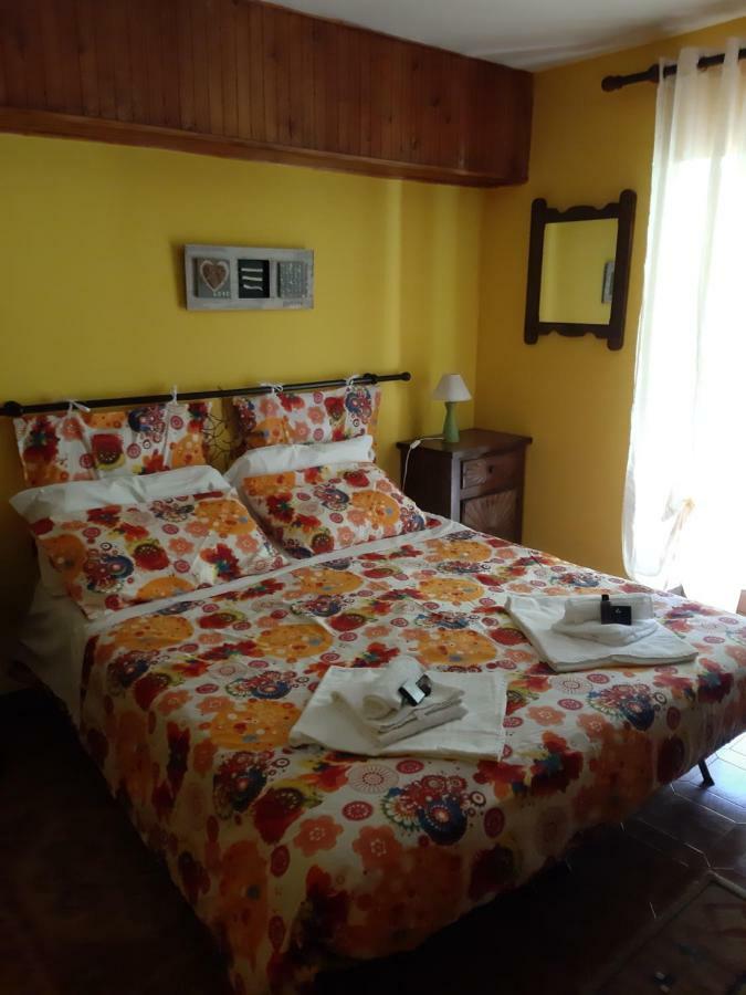 Ca' Virasolelh Hotel Macra Værelse billede